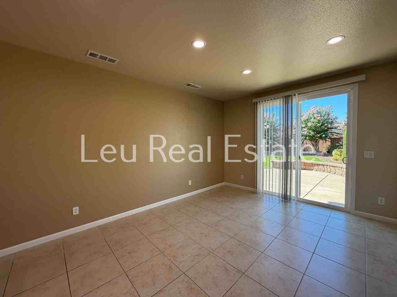 7425 Foxburgh Ct #NA - Photo 6 of 18