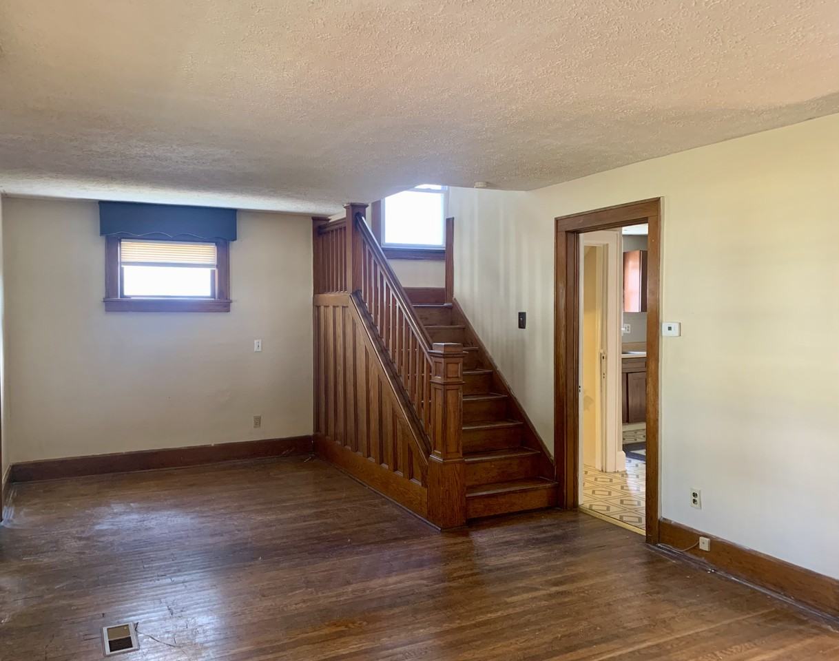 1525 Miami Ct Ne #NA - Photo 3 of 11