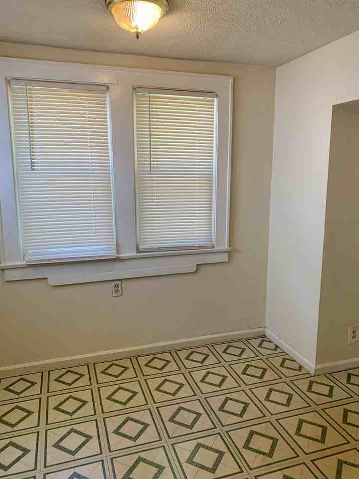 1525 Miami Ct Ne #NA - Photo 6 of 11