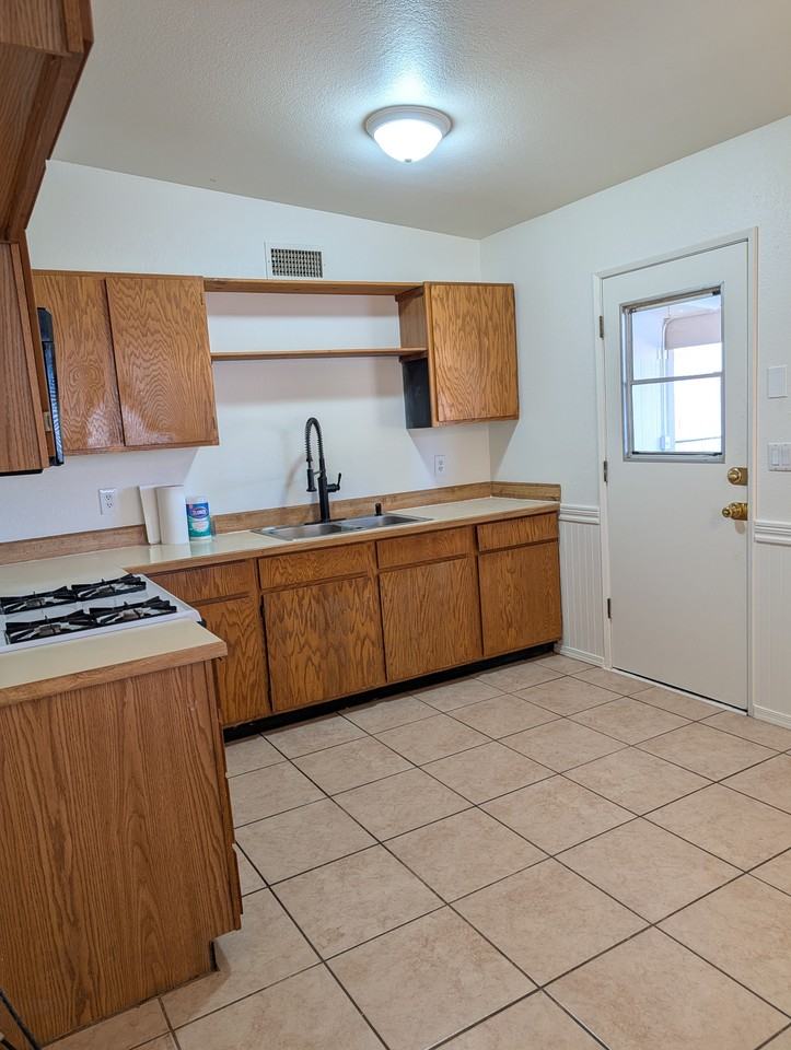 2125 Ashfork Ave #NA - Photo 7 of 18