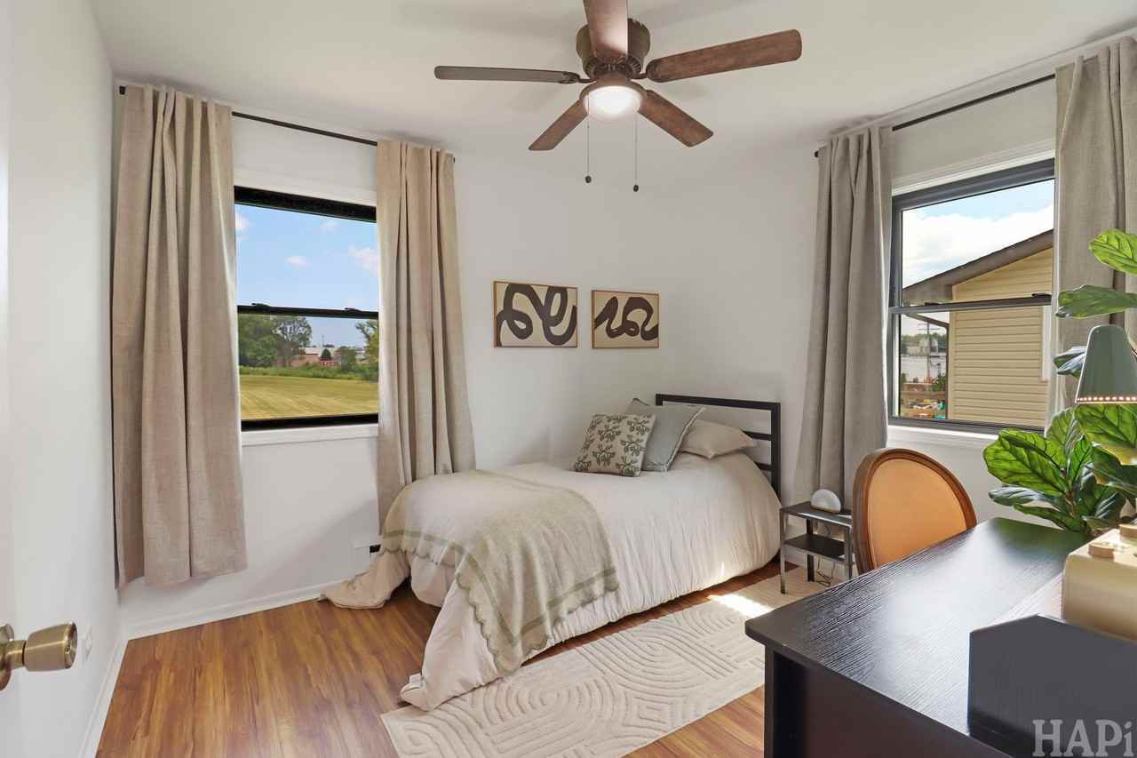 889 Belle Plaine Ave #889 - Photo 7 of 14