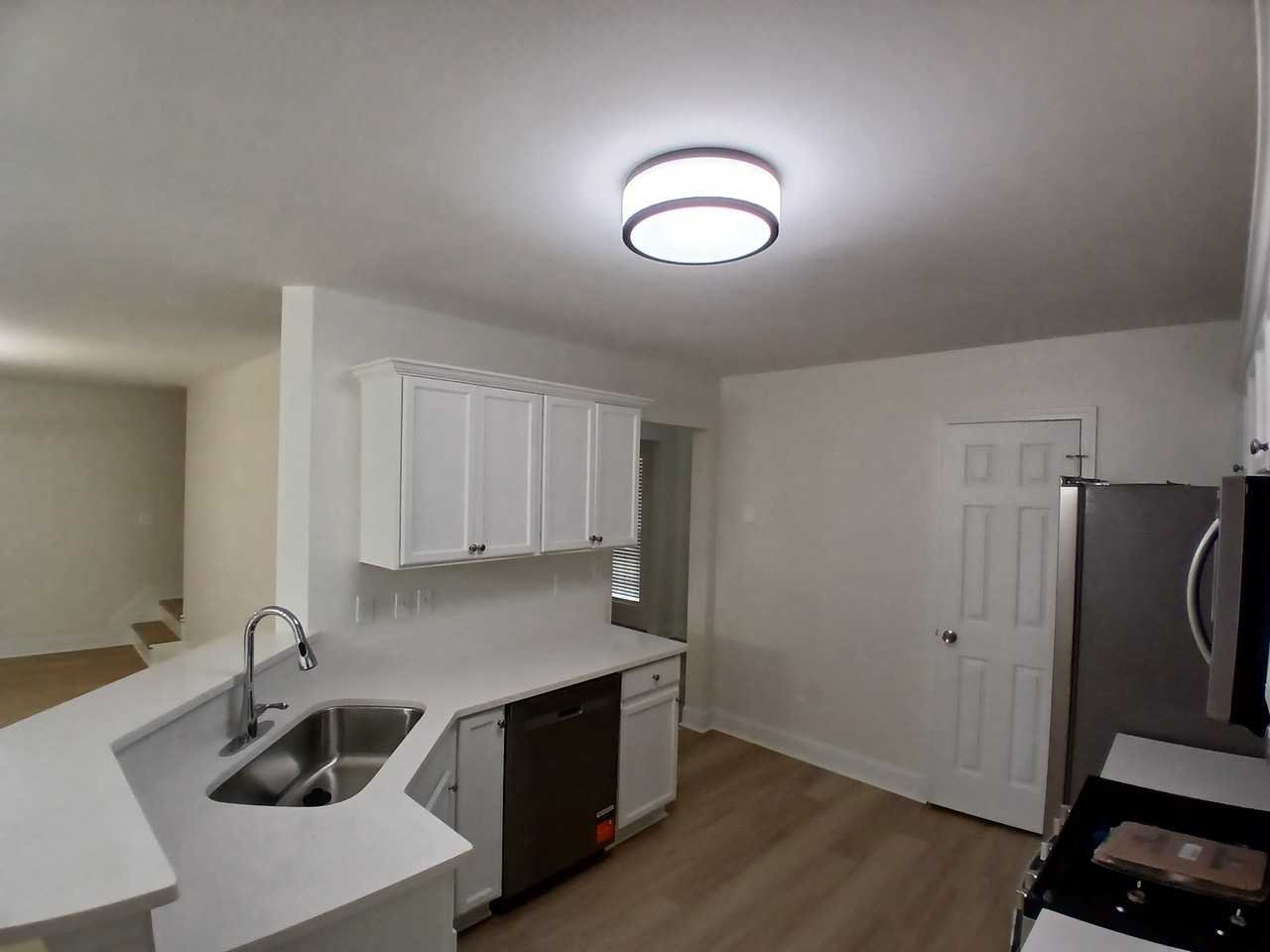 606 Lexington Dr #NA - Photo 2 of 8