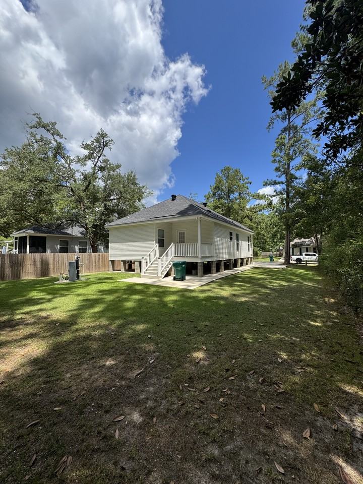 1318 Jasmine St #NA - Photo 2 of 14