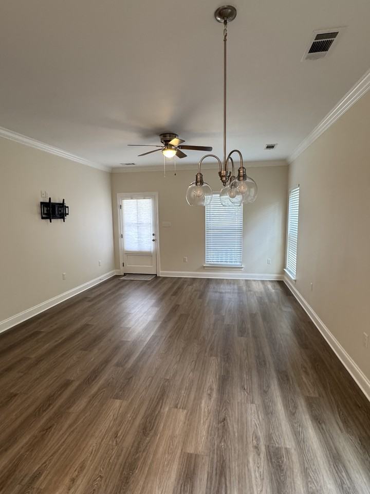 1318 Jasmine St #NA - Photo 4 of 14