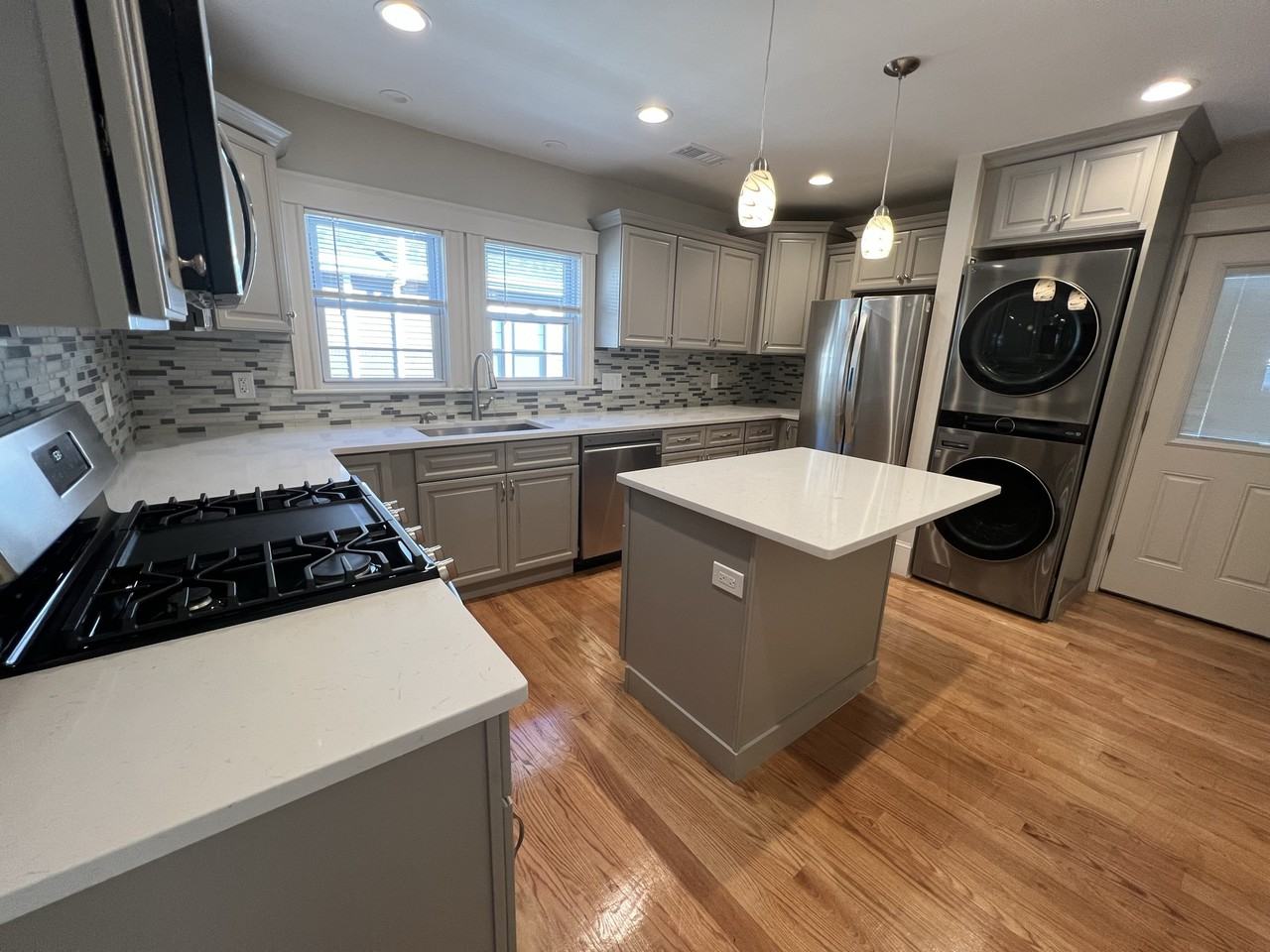 154 Summer Street ##2 - Photo 4 of 16