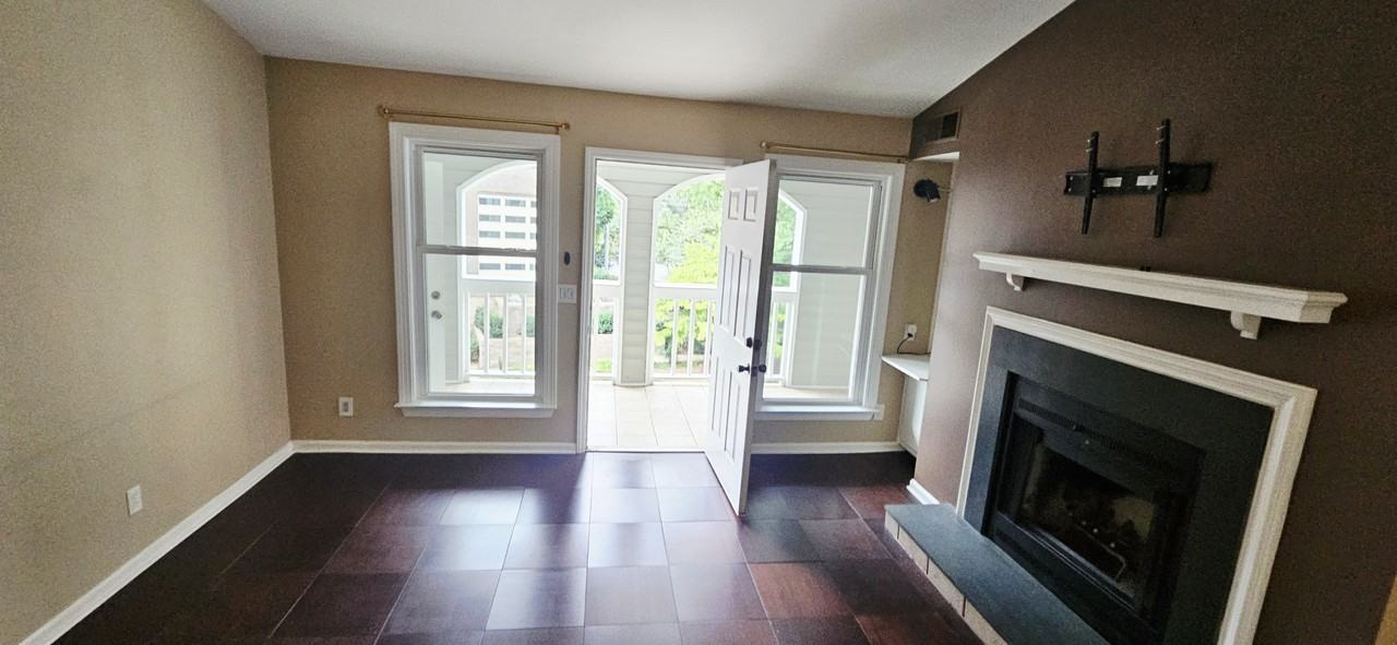 430 Queens Rd #131 - Photo 7 of 13
