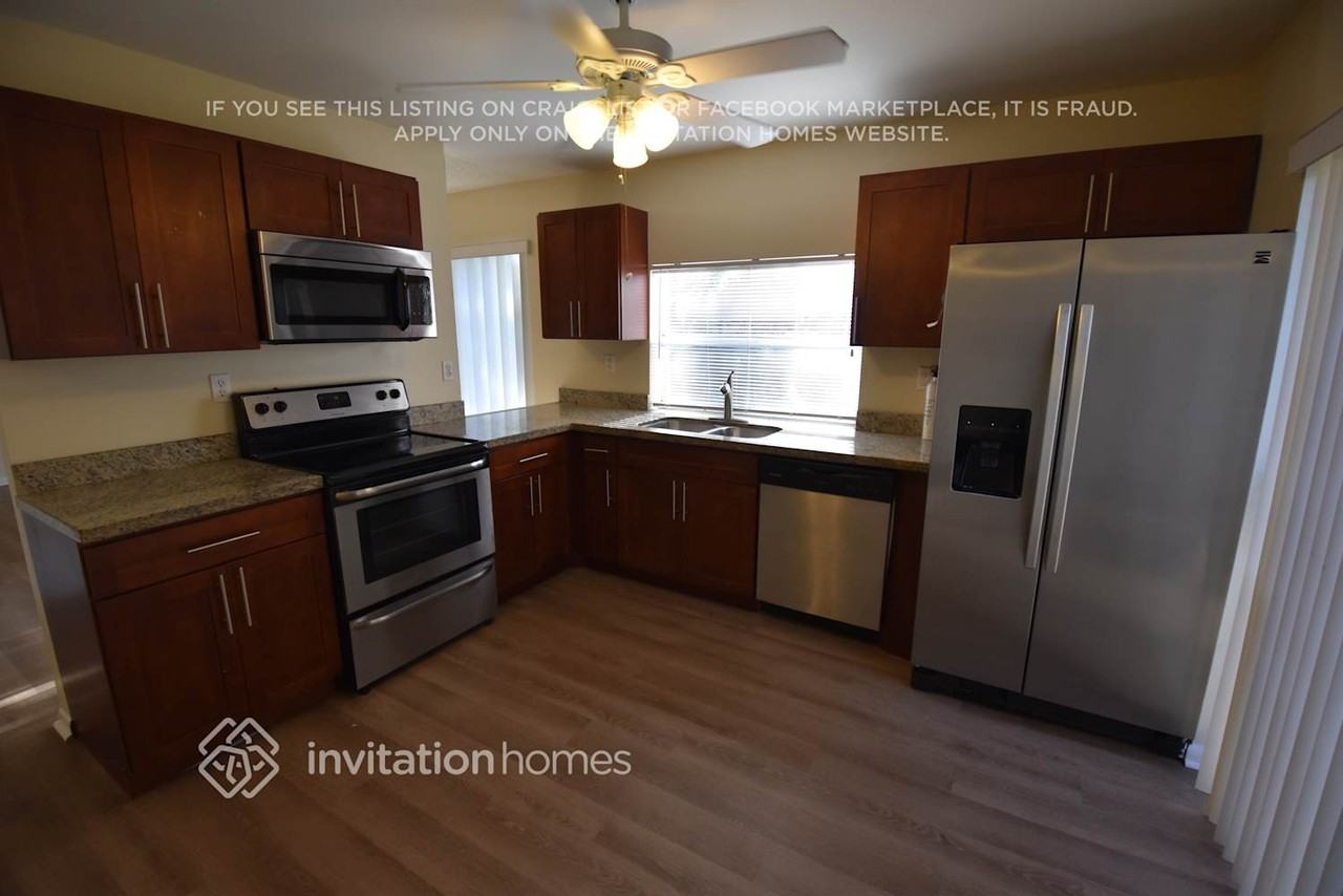 1185 Nw 90th Ln - Photo 2 of 15
