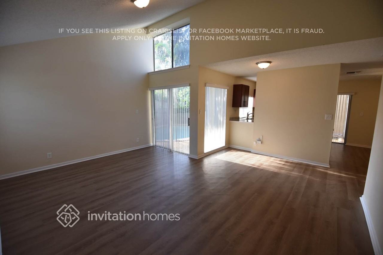 1185 Nw 90th Ln - Photo 3 of 15