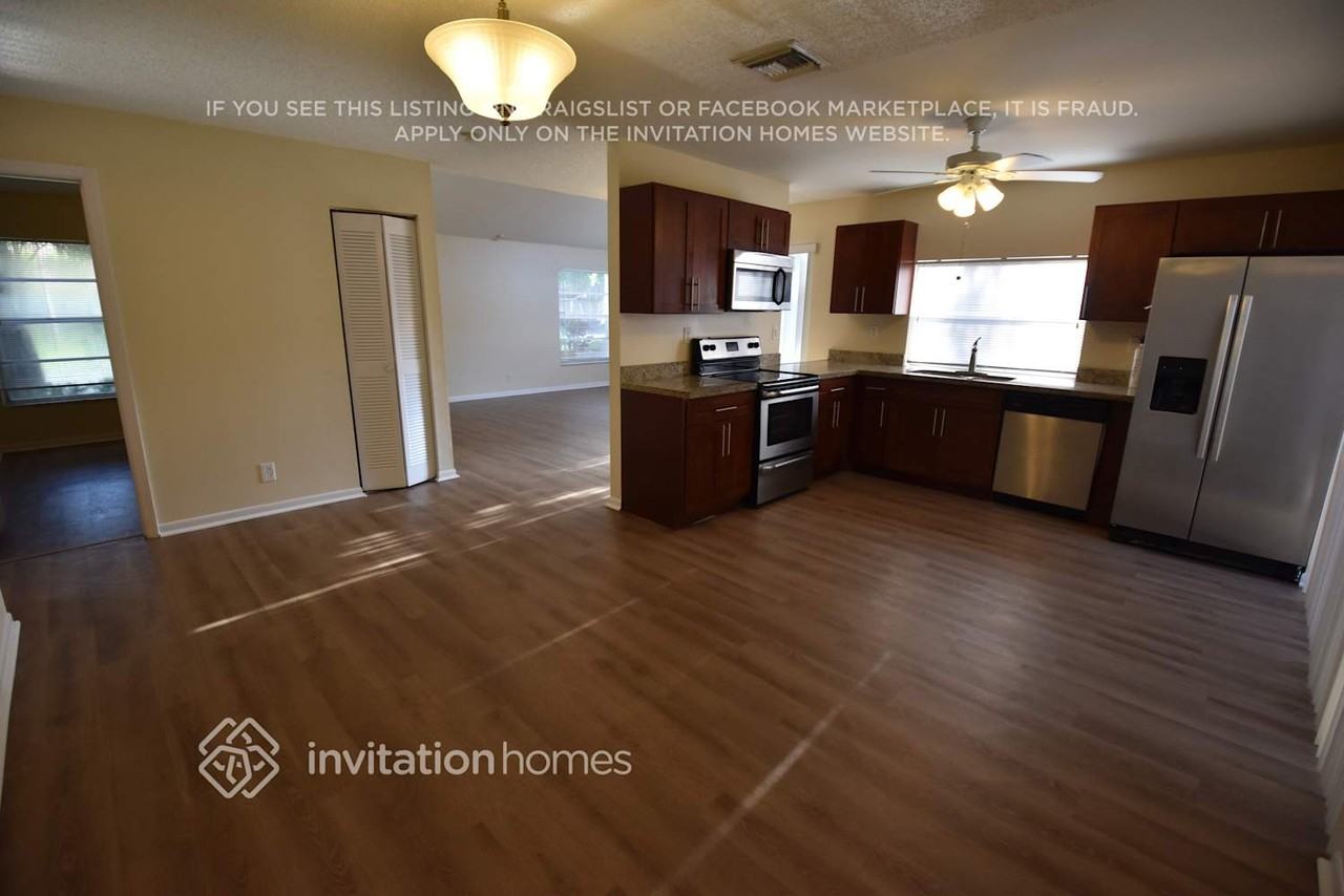 1185 Nw 90th Ln - Photo 4 of 15
