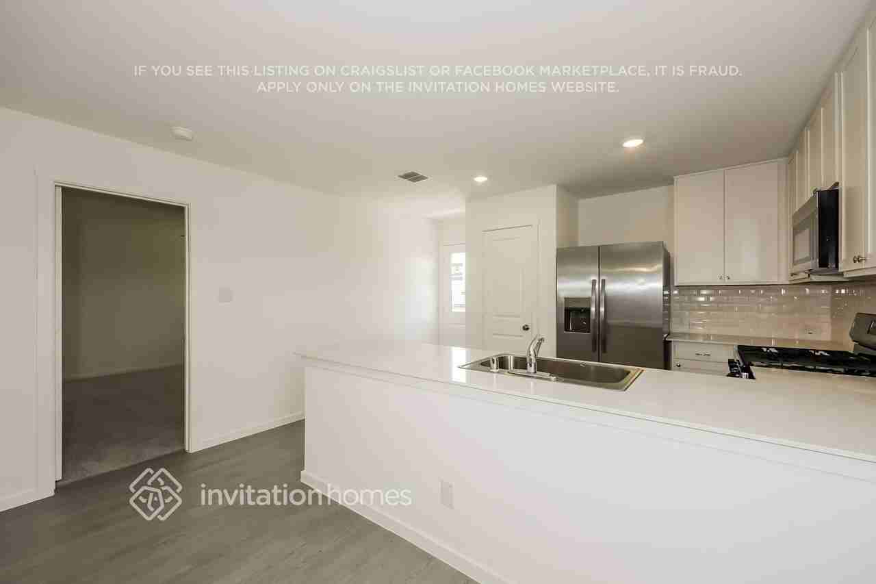 1202 Canyon Wren Dr - Photo 7 of 17