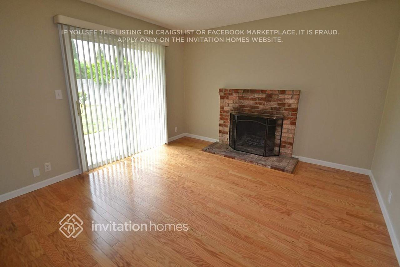 2432 El Rocco Way - Photo 2 of 9