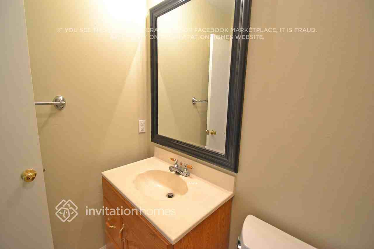 2432 El Rocco Way - Photo 7 of 9