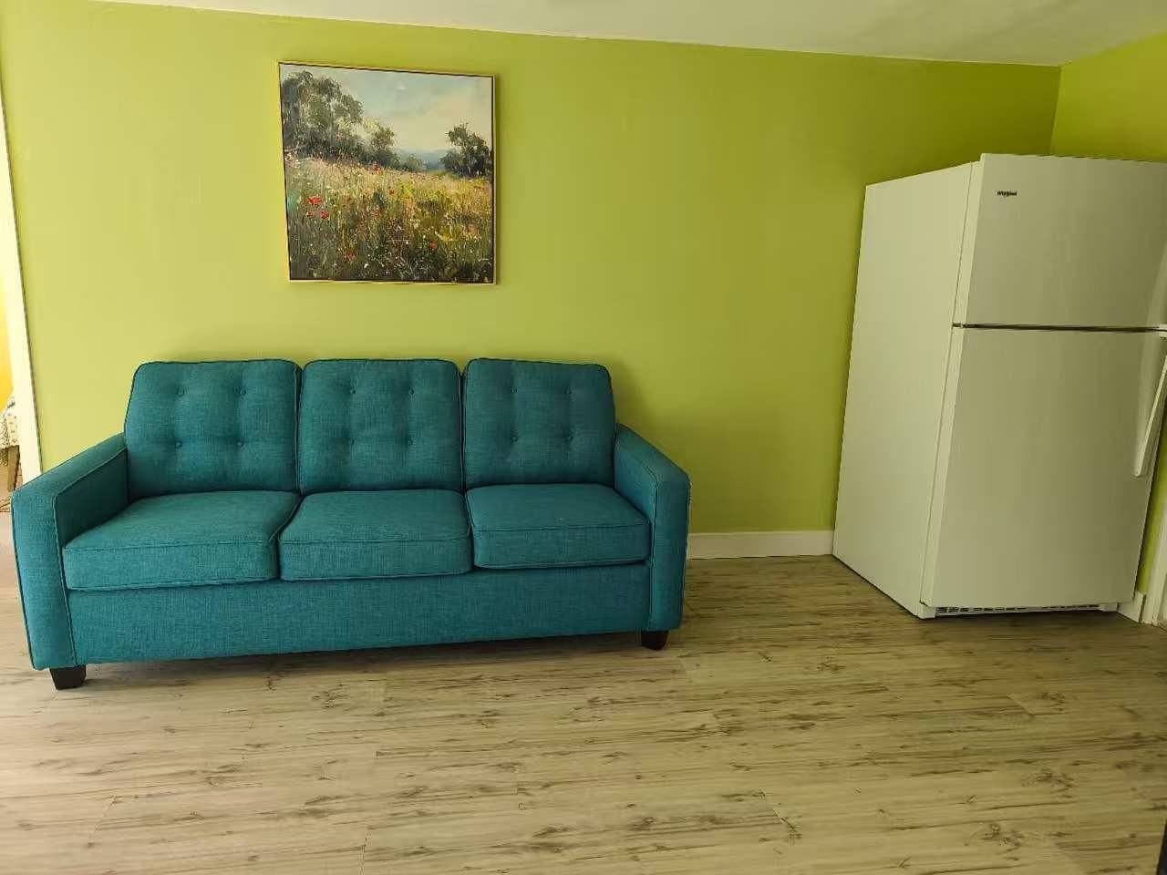 354 Seaforth Crescent - Photo 4 of 7