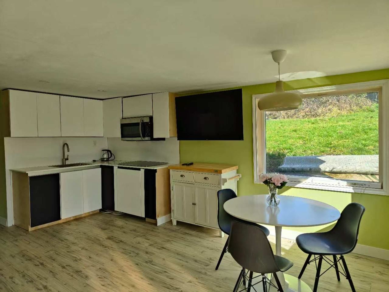 354 Seaforth Crescent - Photo 2 of 7