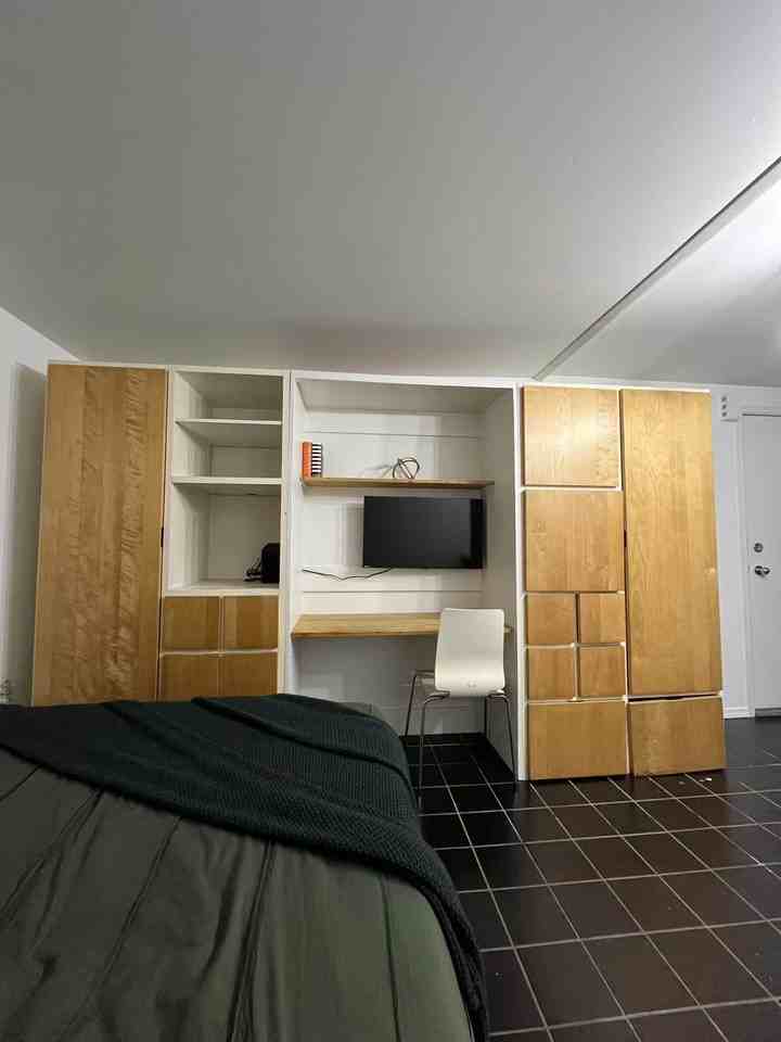 1517 Comox Street #6 - Photo 5 of 8