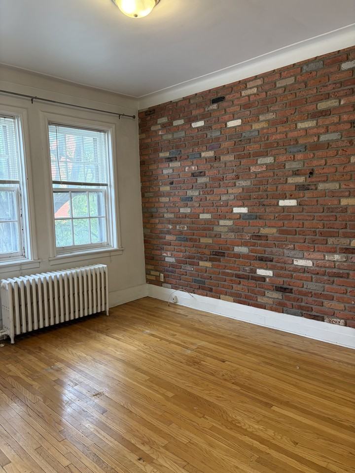 2384 Av Beaconsfield — photo 3