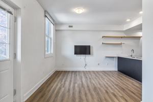 featured image of 444 Cambridge St S