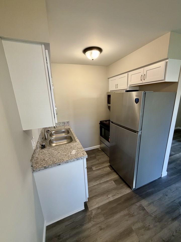426 S Bosse Ave #426 - Photo 5 of 15