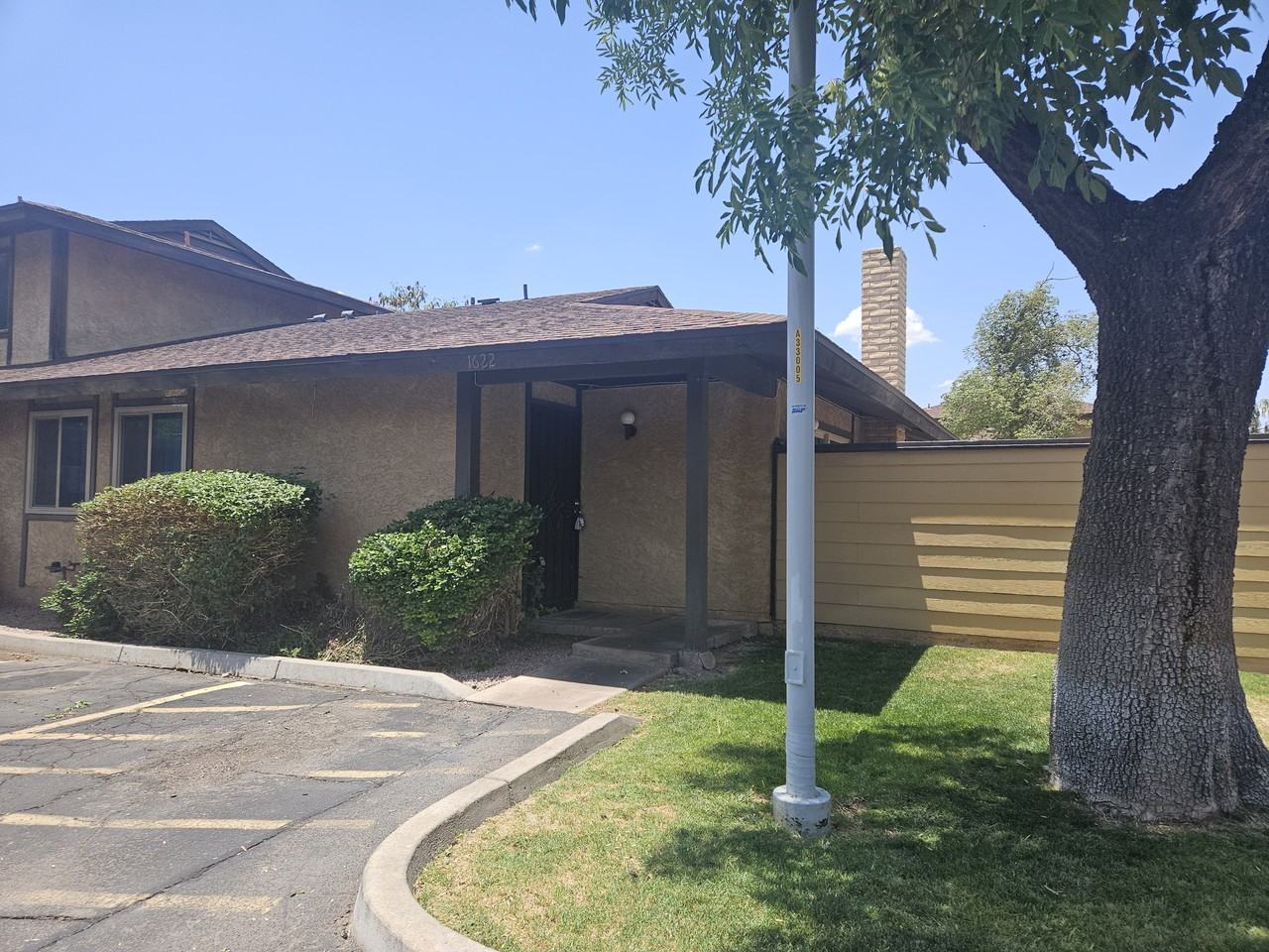 1622 W Village Way #1