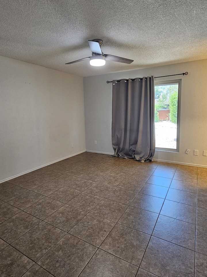 1622 W Village Way #1 - Photo 5 of 11