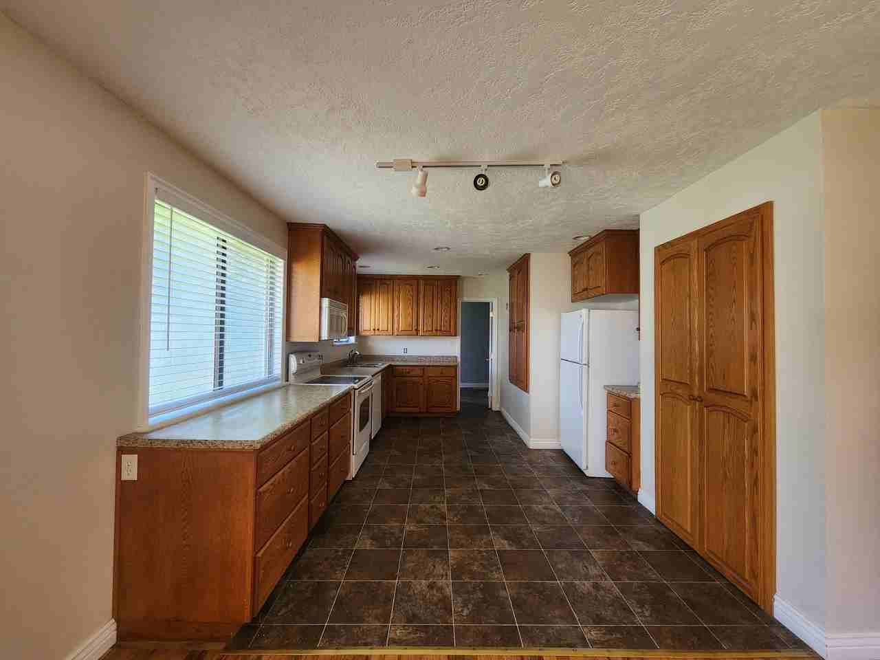 938 E 25 S #1 - Photo 5 of 20