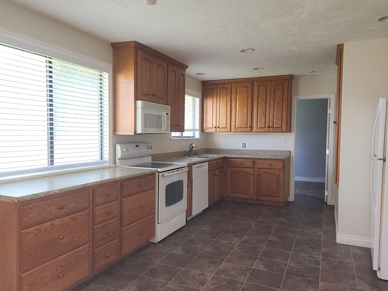 938 E 25 S #1 - Photo 6 of 20