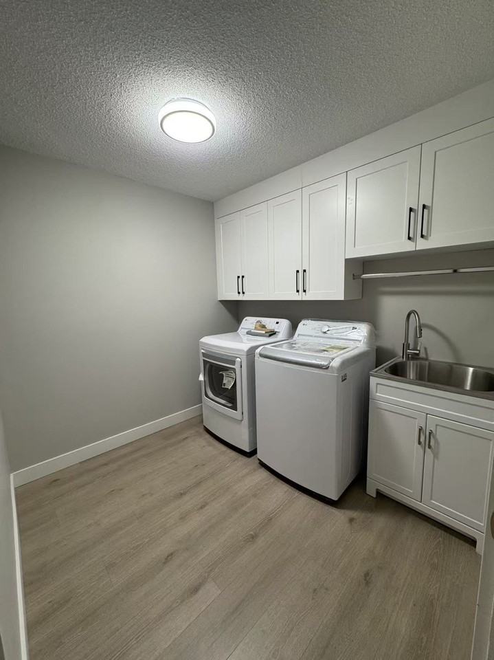 1348 Camwell Dr - Photo 3 of 7