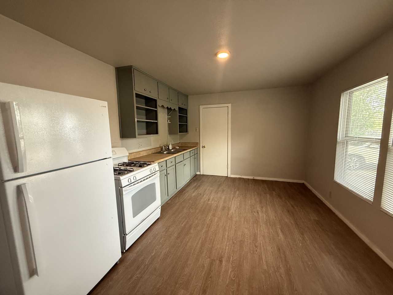 300 Mill St #1 - Photo 5 of 18