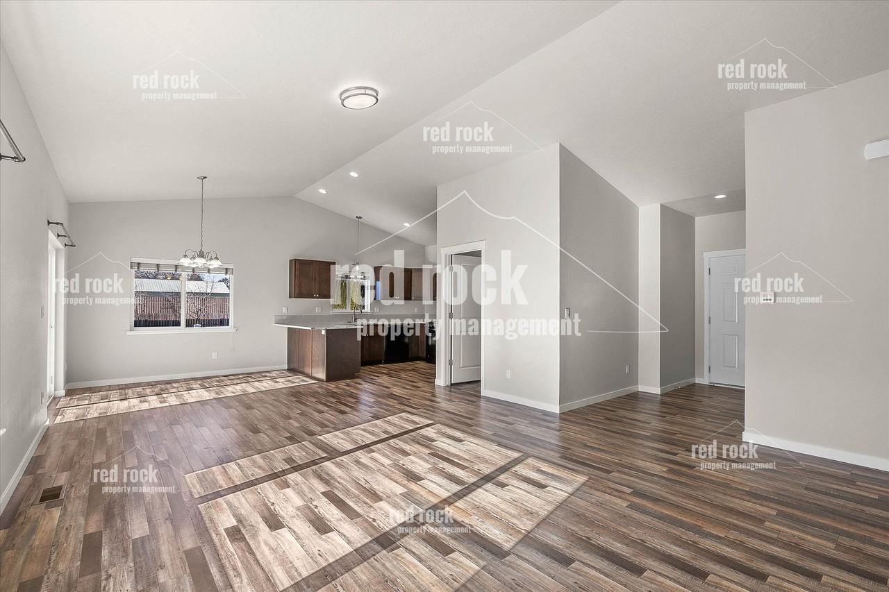 4303 N Bolivar Rd #1 - Photo 3 of 18