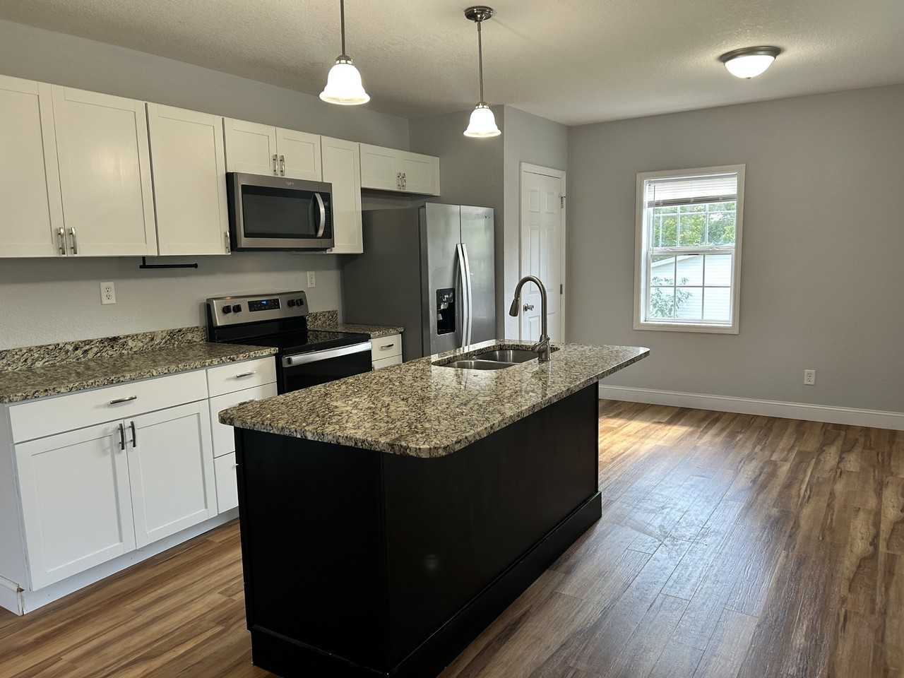 517 Sherwood Ave #1 - Photo 5 of 15