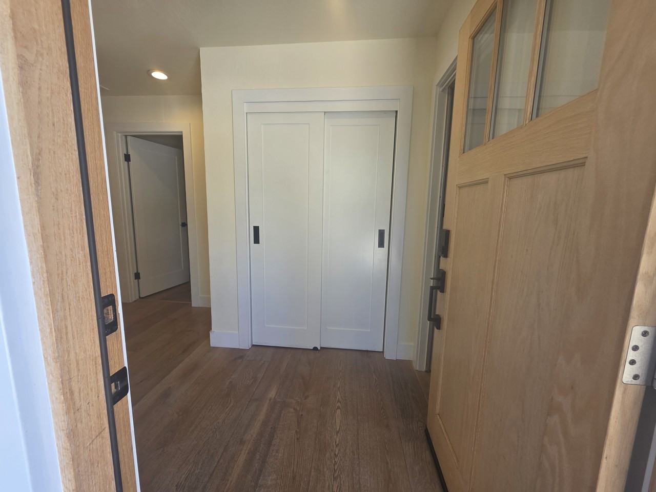 117 Oakwood Dr #2 - Photo 6 of 30