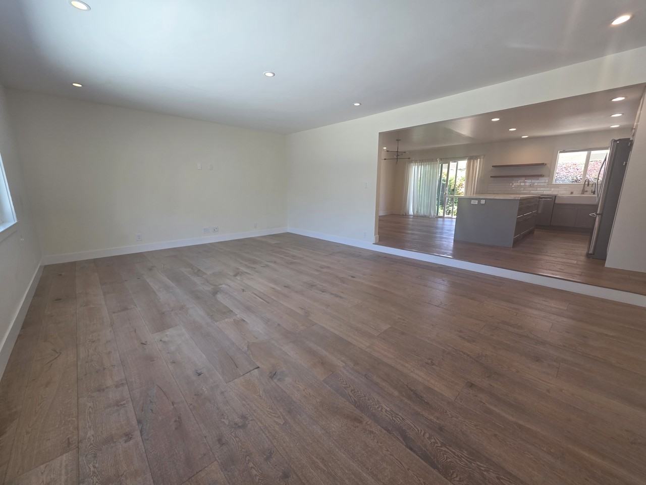 117 Oakwood Dr #2 - Photo 7 of 30