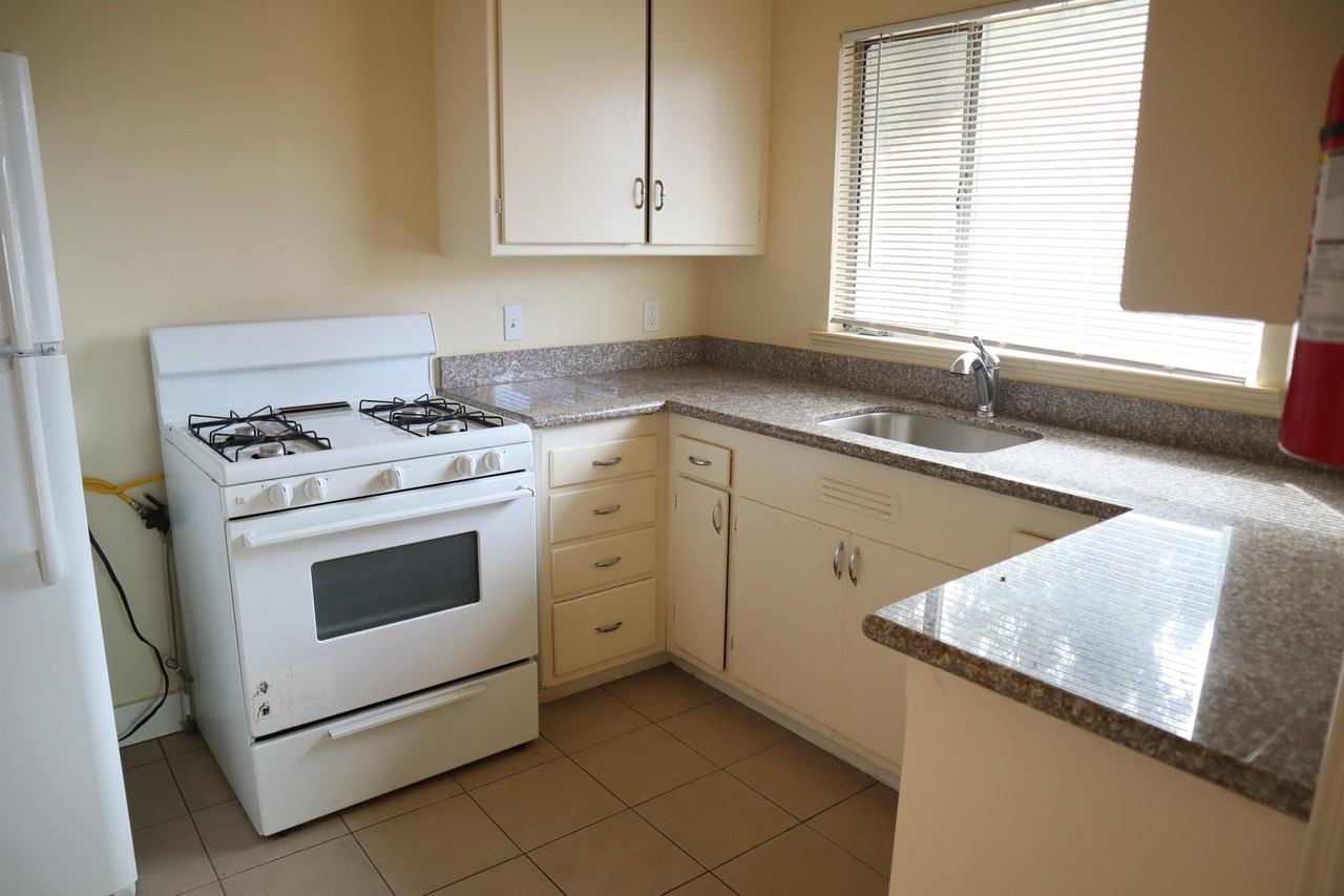 6518 Outlook Ave #3 - Photo 3 of 8