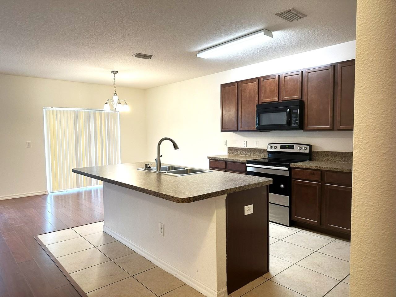 16832 Citrus Pkwy #1 - Photo 3 of 11