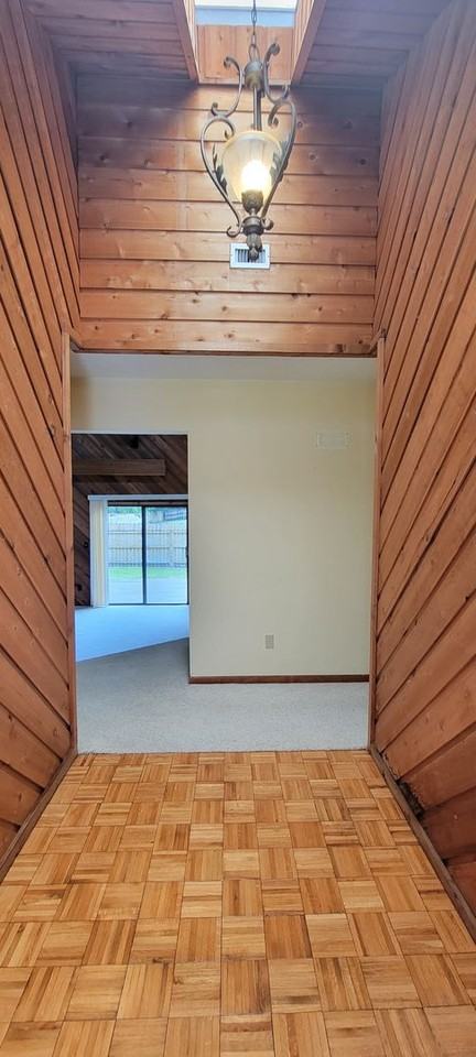 1631 Nw 94th St - Photo 3 of 34