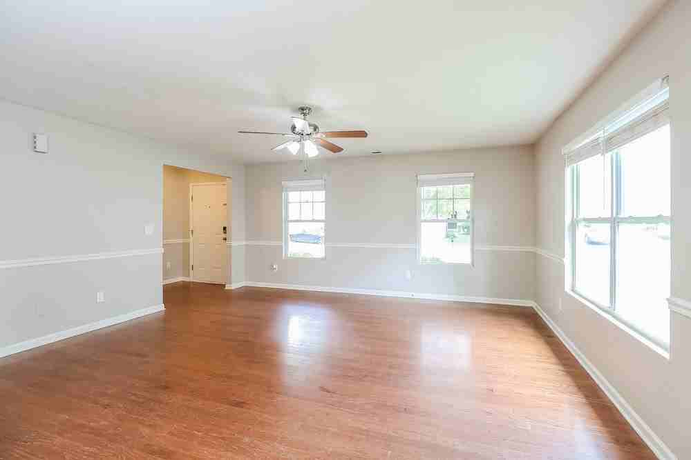 1005 Joselynn Dr - Photo 5 of 16