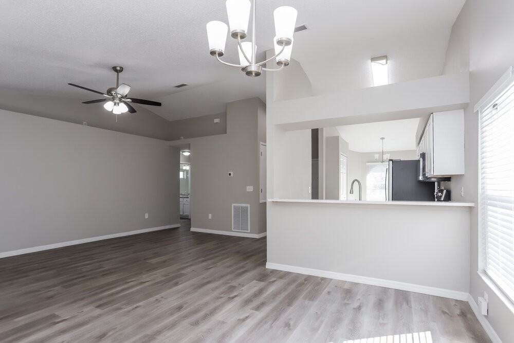 1217 Etchfield Cir - Photo 4 of 16