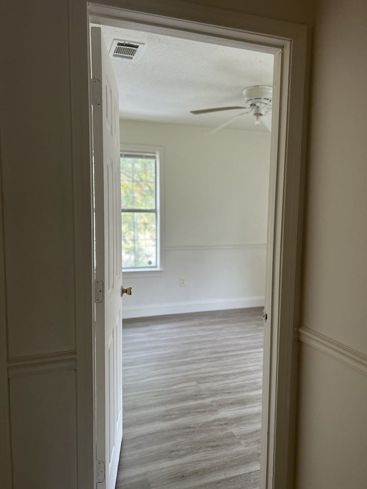 207 Mcdonald Dr #1 - Photo 4 of 8