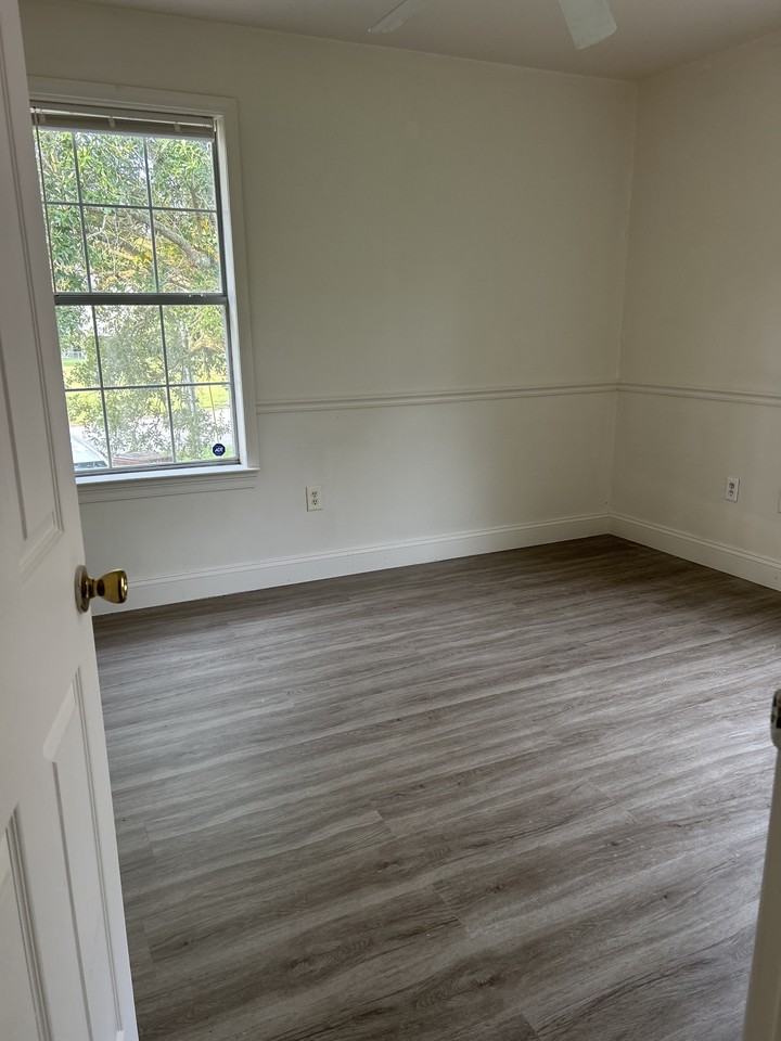 207 Mcdonald Dr #1 - Photo 5 of 8