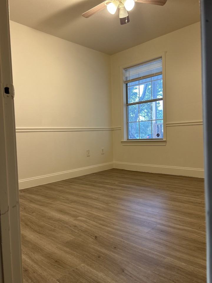 207 Mcdonald Dr #1 - Photo 7 of 8