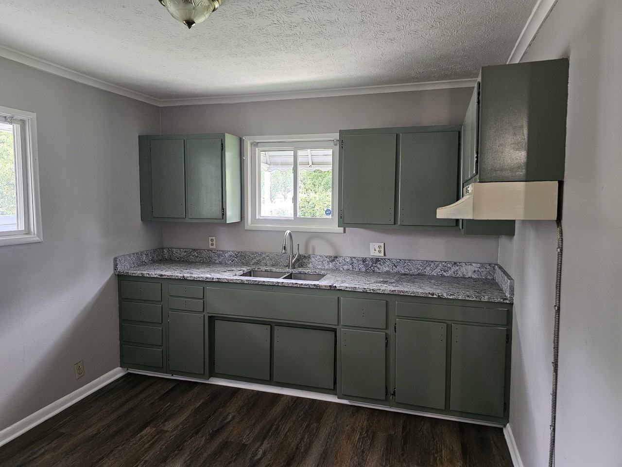1999 Woodland Ave #1 - Photo 3 of 8