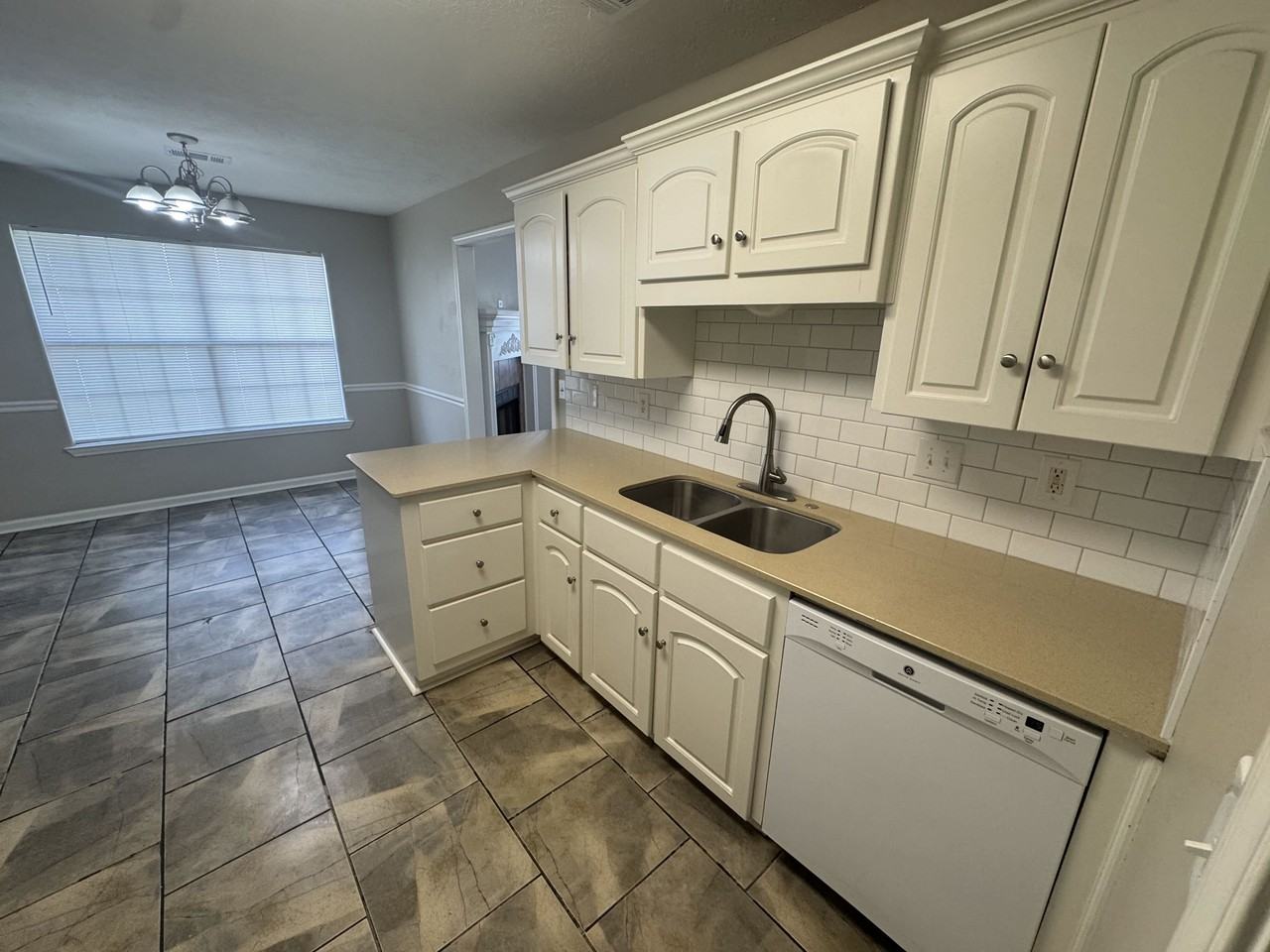 17 Hillside Cv #1 - Photo 6 of 21
