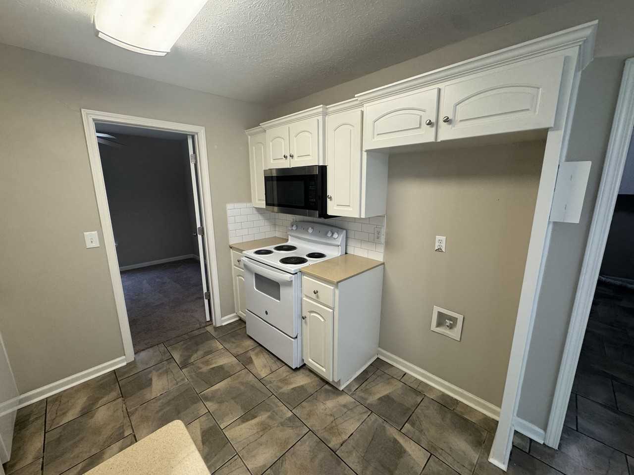 17 Hillside Cv #1 - Photo 7 of 21