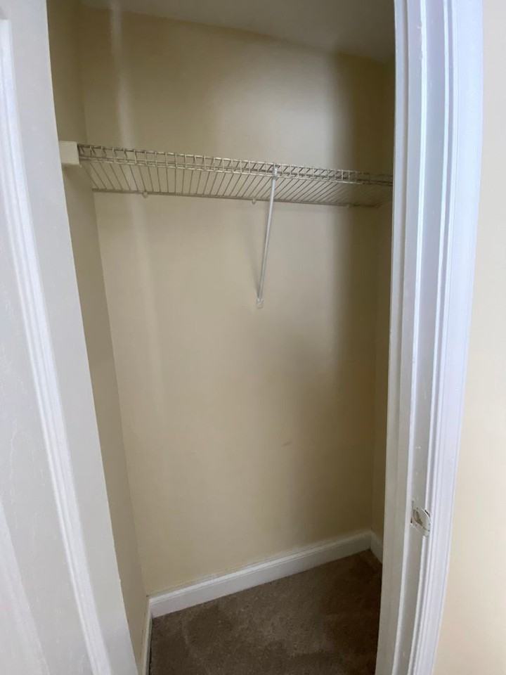 Riverfront Park Apartments - Photo 3 of 16