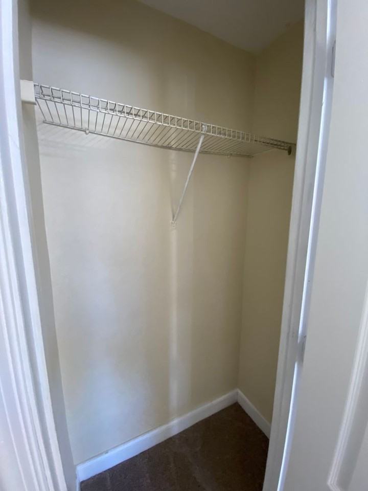 Riverfront Park Apartments - Photo 4 of 16