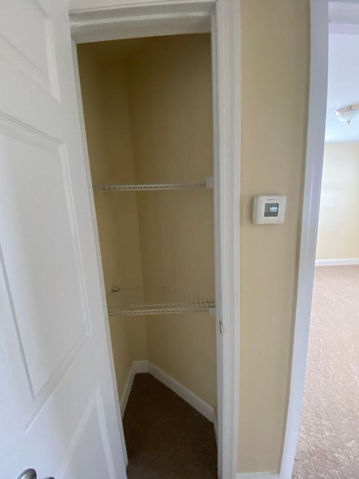 Riverfront Park Apartments - Photo 5 of 16