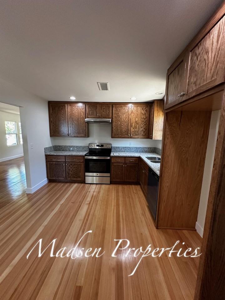 2718 Brown Ave #1 - Photo 5 of 20