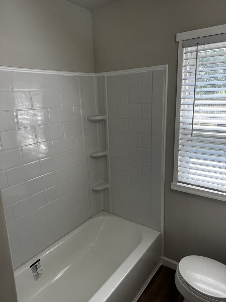 713 Hanford St #713 - Photo 4 of 7