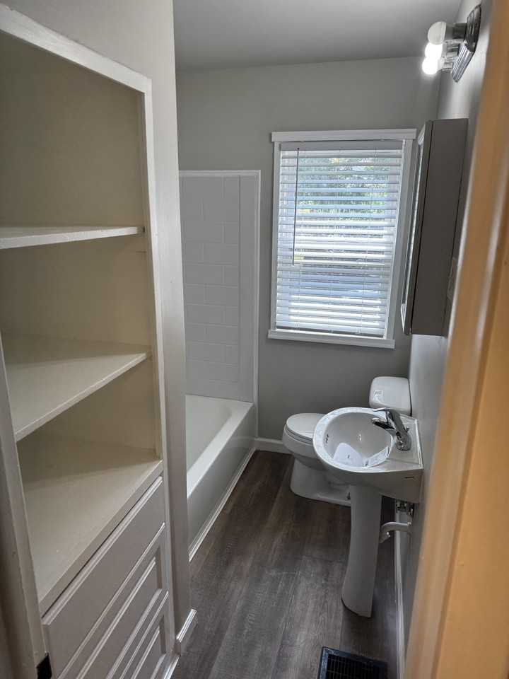 713 Hanford St #713 - Photo 5 of 7