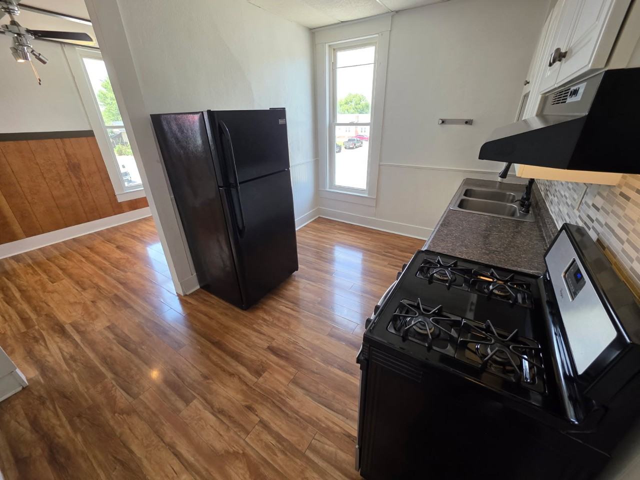 199 N Mulberry St #1 - Photo 3 of 6